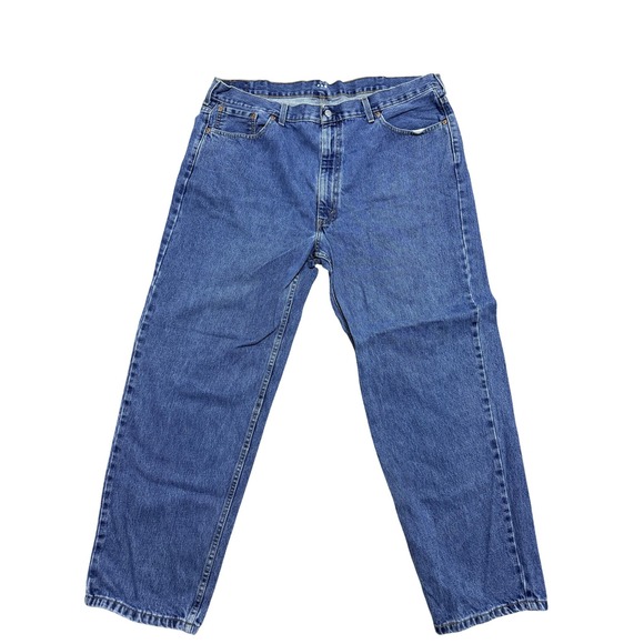Levis 550 Jeans Mens 44x32 Relaxed Fit Tapered Leg Medium Wash Denim Zip Fly - Picture 1 of 9